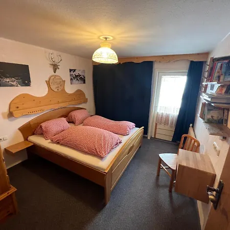 Alpenfrieden Apartment *