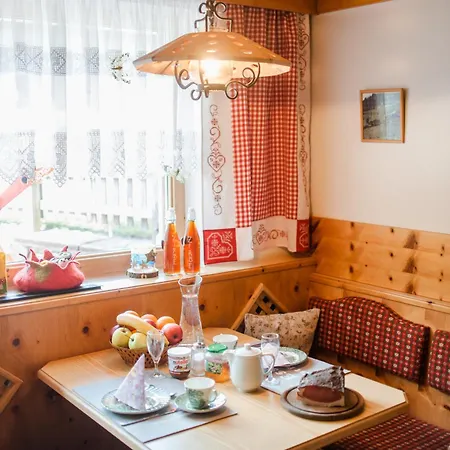 Alpenfrieden Apartment *